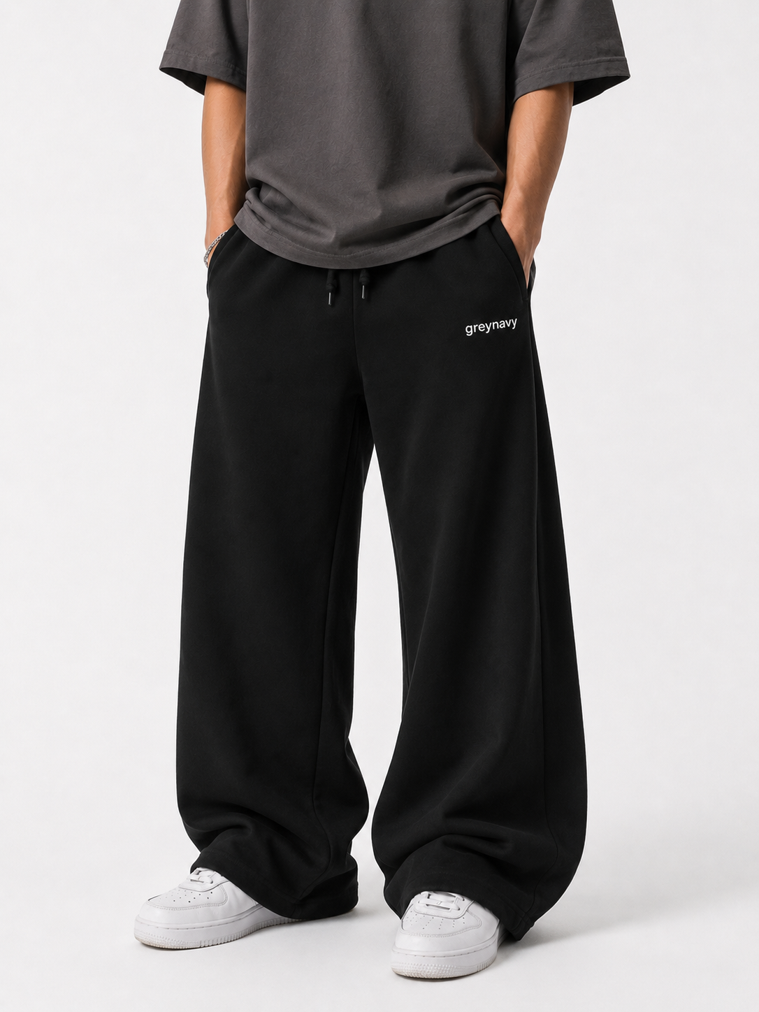 BLACK OVERSIZED SWEATPANT